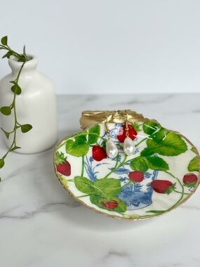Chinoiserie Shell Trinket Dish | Blue White Botanical Decor | Ring Holder